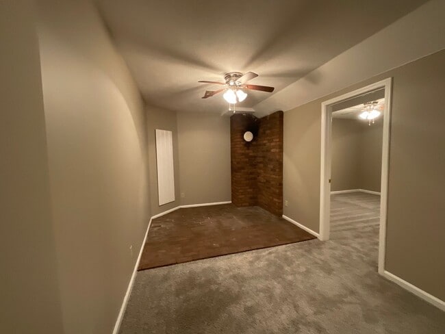 Building Photo - Greenback 37742 - 3 bedroom, 3.5 bath home with bonus room/possible 4th bedroom - Call Terri Kerr...