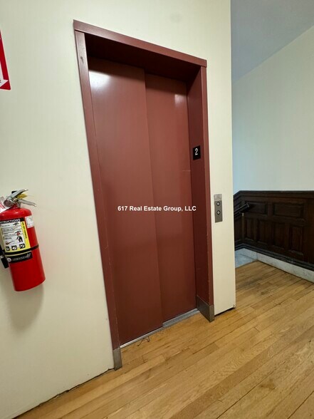 Building Photo - 29 Park Dr