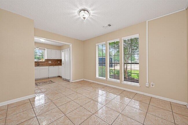 Building Photo - 30207 E Geneva Dr