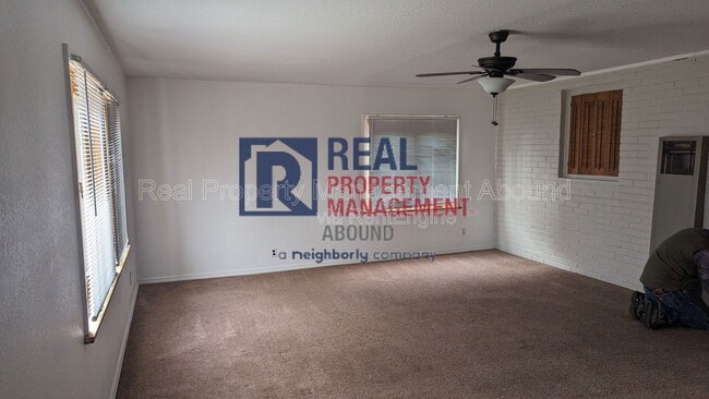 Building Photo - 1415 S New Haven Ave