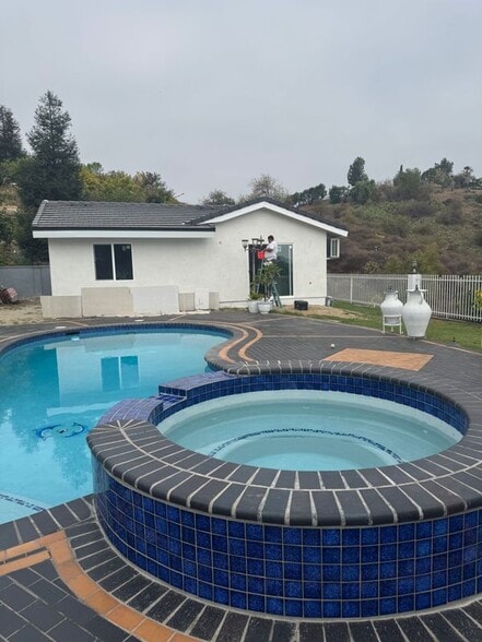 Primary Photo - 903 Regal Canyon Dr