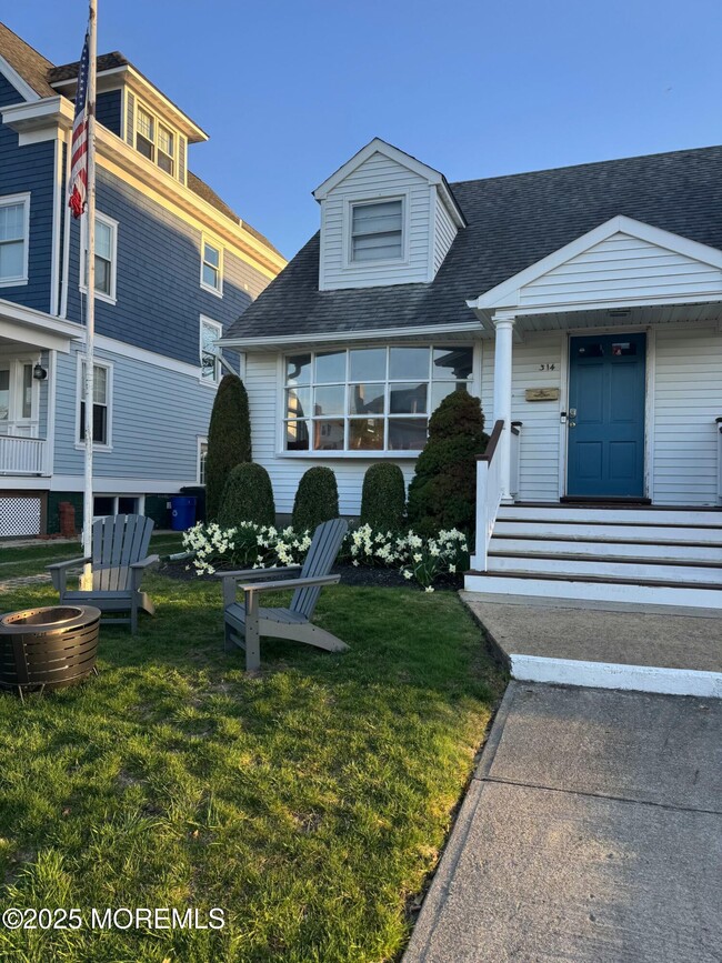 Building Photo - 314 Spier Ave
