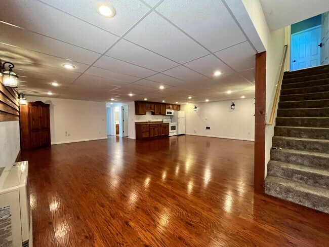 Building Photo - Bright 2 Bed / 2 Bath Basement Apartment with Garage Access – Driggs, ID