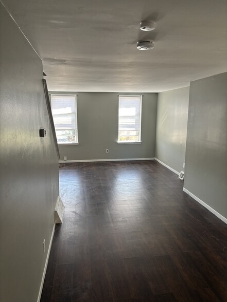 Building Photo - 4815 Fairmount Ave