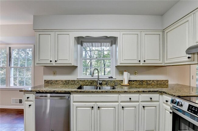 Building Photo - 478 Dorsey Cir SW