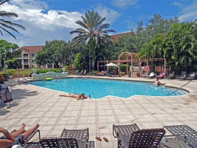 Building Photo - 4102 Central Sarasota Pkwy