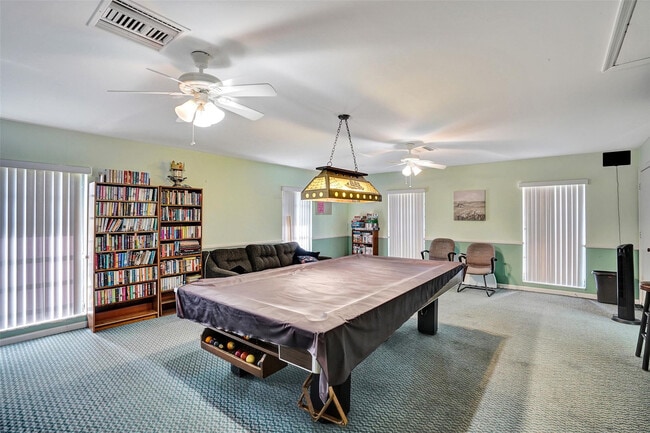 Building Photo - 4840 Greentree Ln