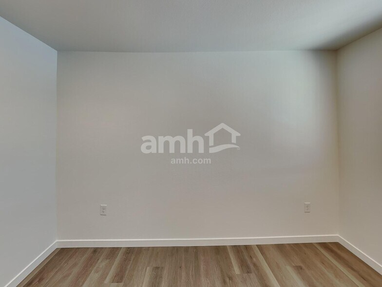 Building Photo - 26186 E Calhoun Pl