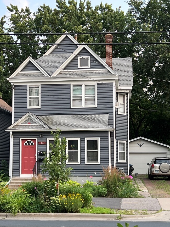 Building Photo - 1034 NE 18th Ave