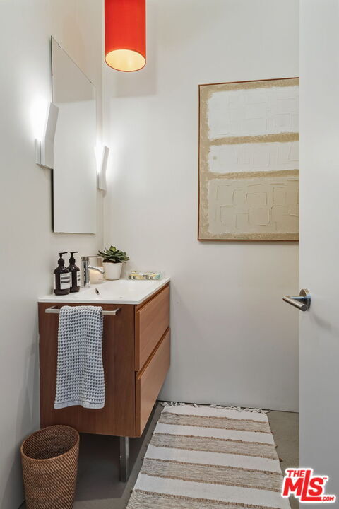 Building Photo - 1849 Fox Hills Dr