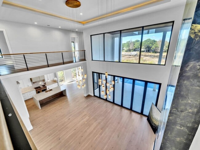 Building Photo - 330 Kelly Plantation Dr