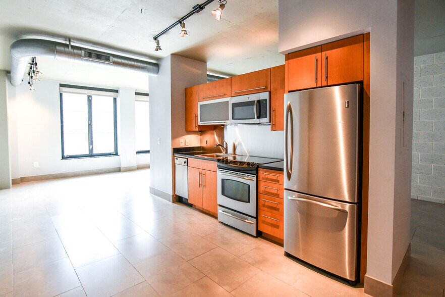 Building Photo - 1133 14th St NW