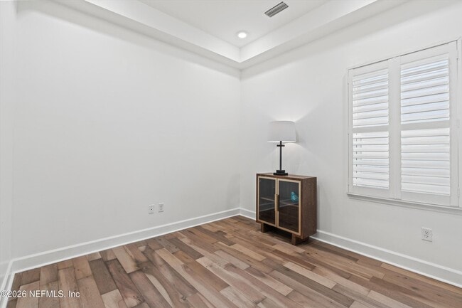 Building Photo - 192 Pk Ctr Ave