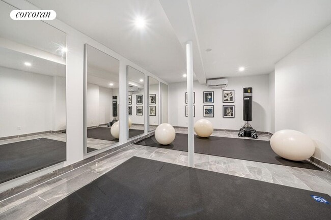 Building Photo - 158 W 136th St