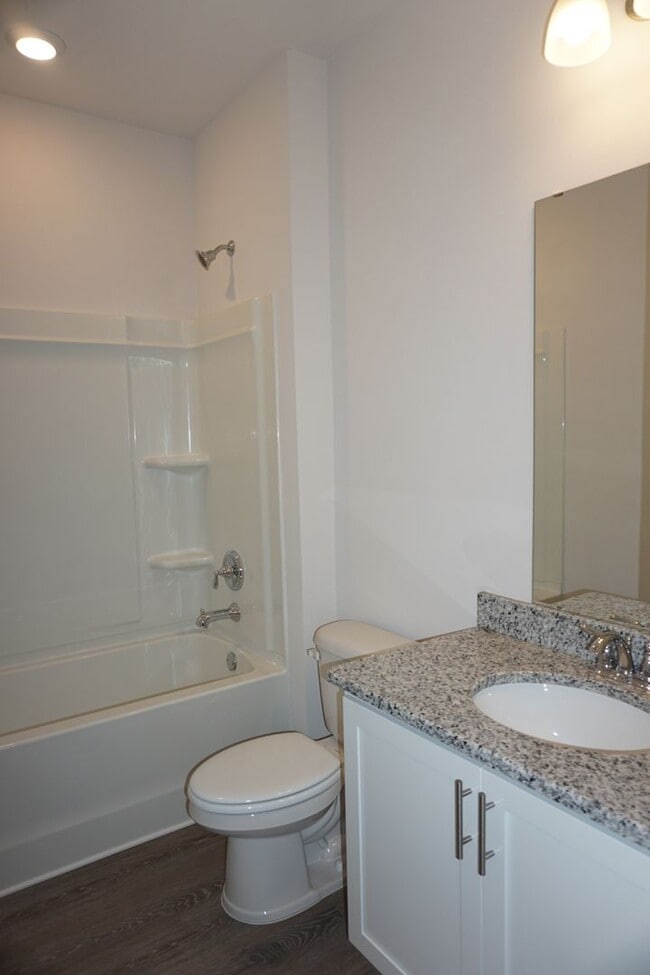 Building Photo - New Home in Gulf Breeze