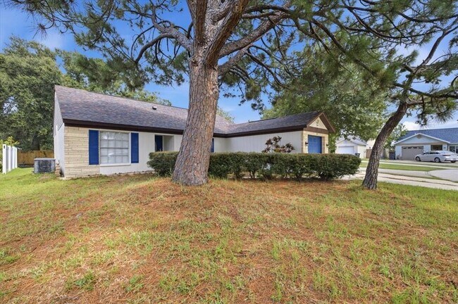 Building Photo - 1901 Castle Bay Ct