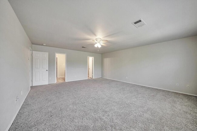 Building Photo - 1701 Balsam Way