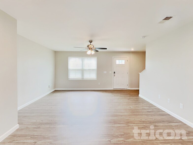 Building Photo - 711 Jacobs Trl