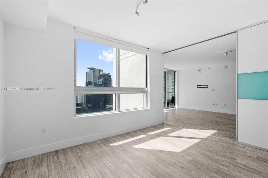 Building Photo - 90 SW 3rd St