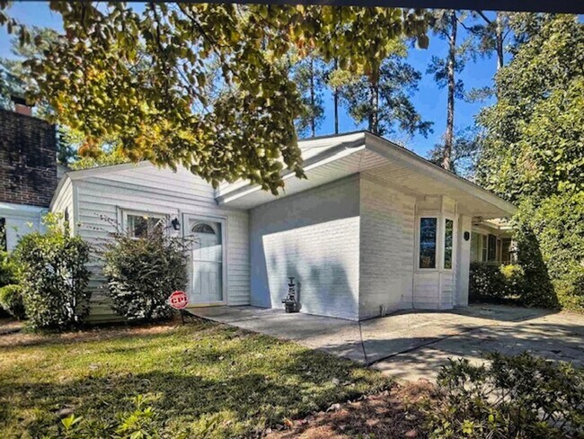 Building Photo - 3023 Manchester Rd