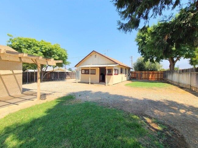 Building Photo - Single-Story 2-Bedroom Home in Calimesa!