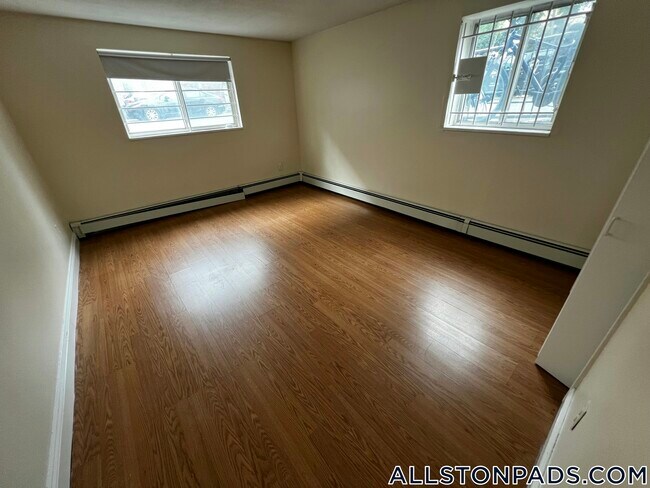 Building Photo - 90 Gardner St