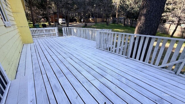 Building Photo - 53510 Country Club Dr