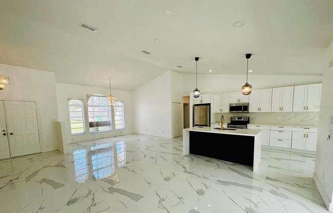 Building Photo - 25892 Aysen Dr