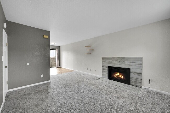 Building Photo - $1,495, 2-bed, 1.5 bath Unit in CO Springs with Assigned Parking Spot.