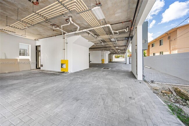 Building Photo - 526 SW 2nd St