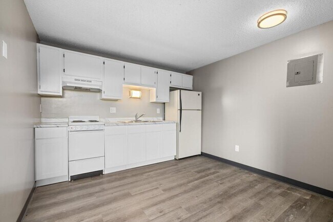 Interior Photo - Maplewood East