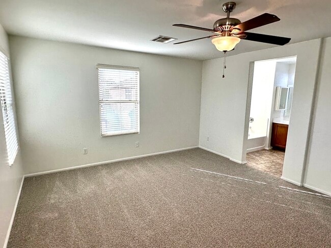 Building Photo - 971 S Deerfield Ln