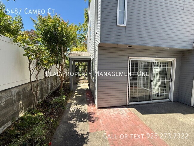Building Photo - 5487 Cameo Ct
