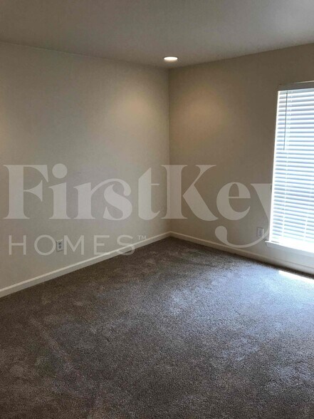 Building Photo - 1217 Meadow Creek Dr