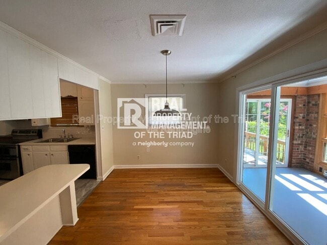 Building Photo - 926 Hilltop Blvd