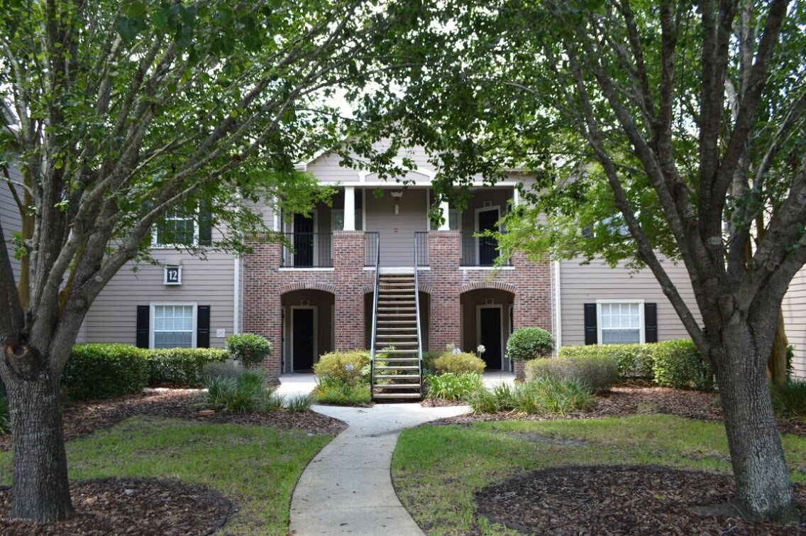 Building Photo - 10000 Gate Pky N