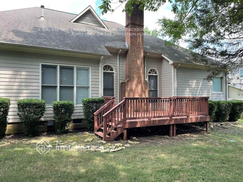 Building Photo - 11112 Ridge Oak Dr