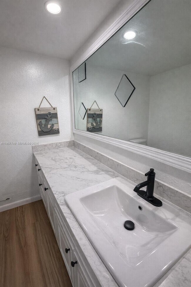 Building Photo - 10400 SW 108th Ave