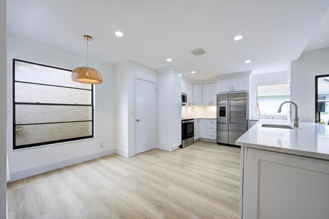 Building Photo - 6890 Touchstone Cir
