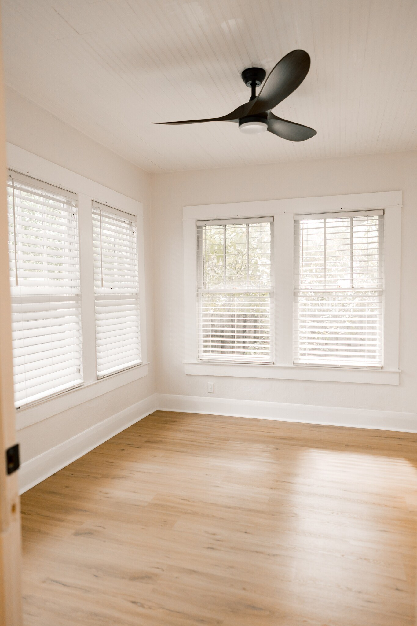 Building Photo - 902 W Columbus Dr