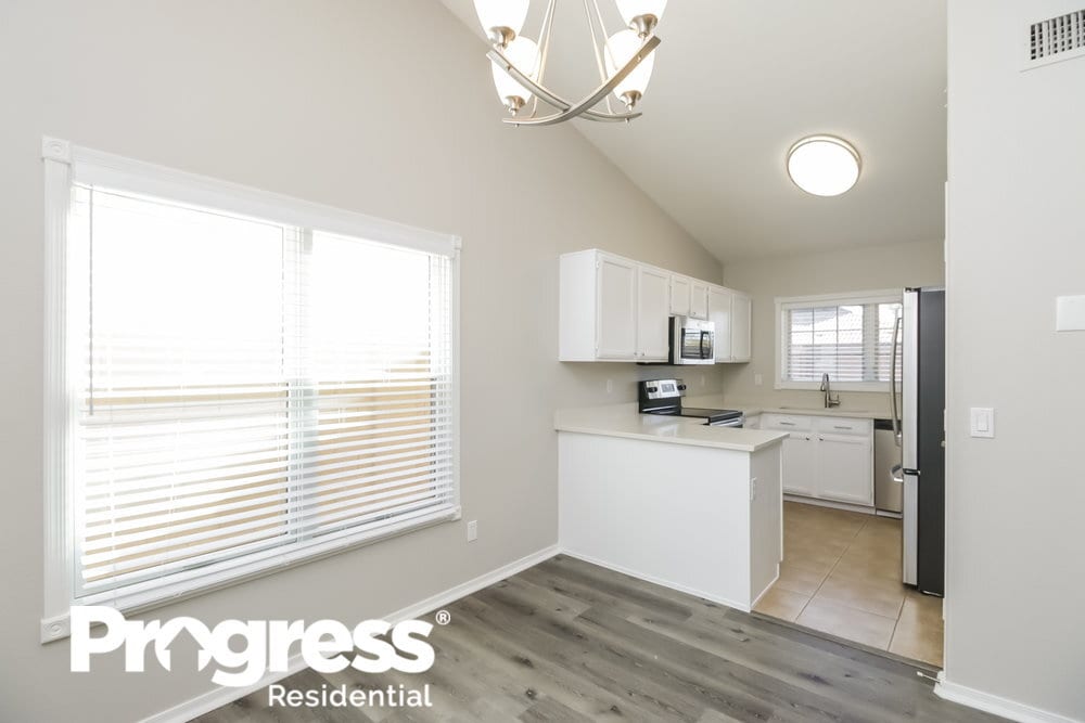 Building Photo - 814 N Sailors Way