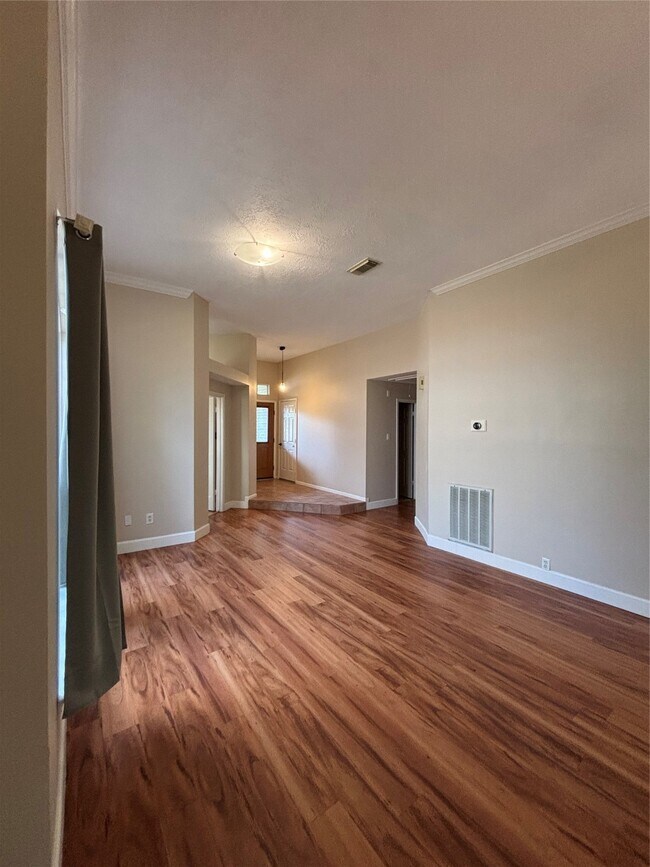 Building Photo - 5007 Pine Prairie Ln