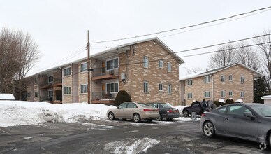 Building Photo - Holland House Apts.