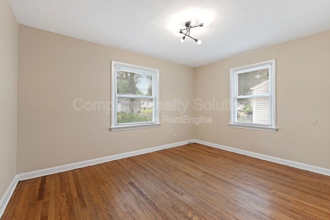 Building Photo - 2019 Raven Dr