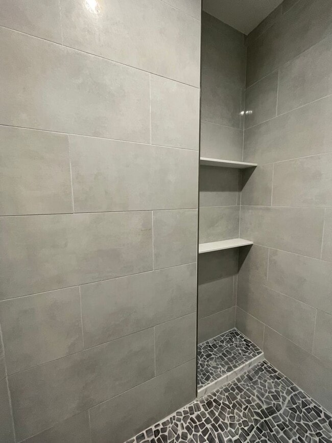 Building Photo - **SHOWS LIKE NEW!**