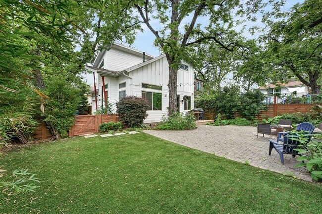 Building Photo - 2601 Willow St