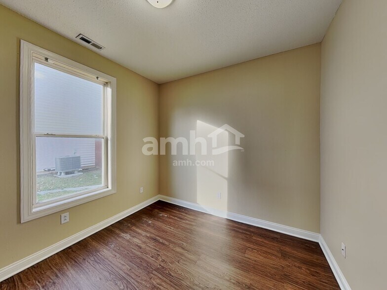 Building Photo - 5902 Cabot Dr