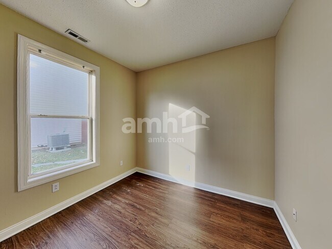 Building Photo - 5902 Cabot Dr