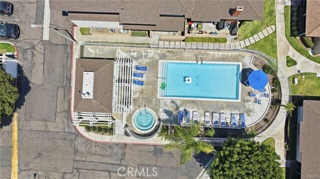 Building Photo - 8155 Woodland Dr