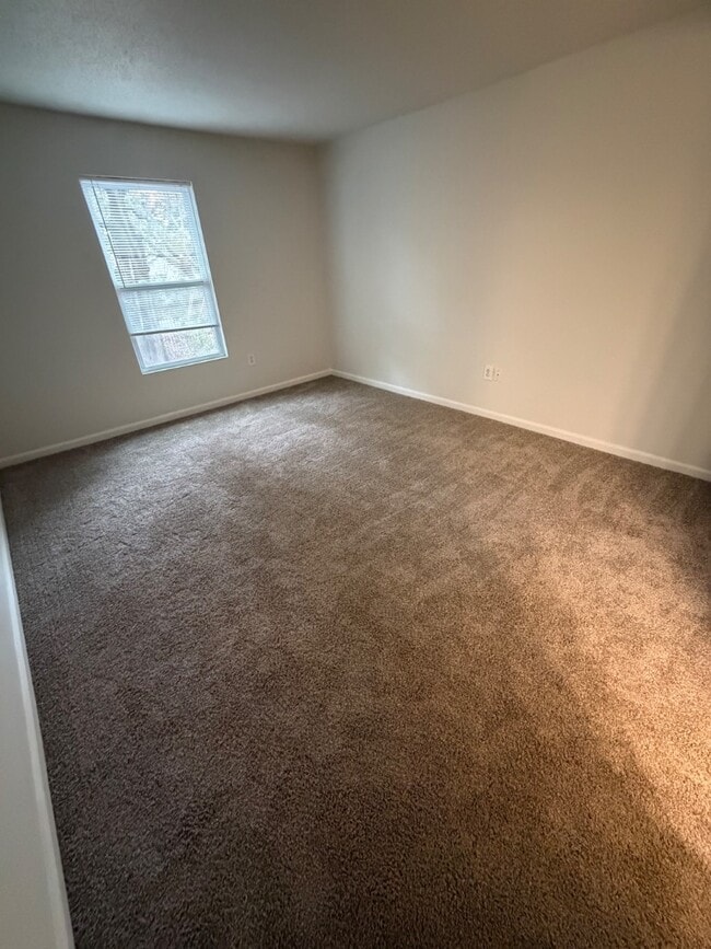 Building Photo - 1402 Camp Rd